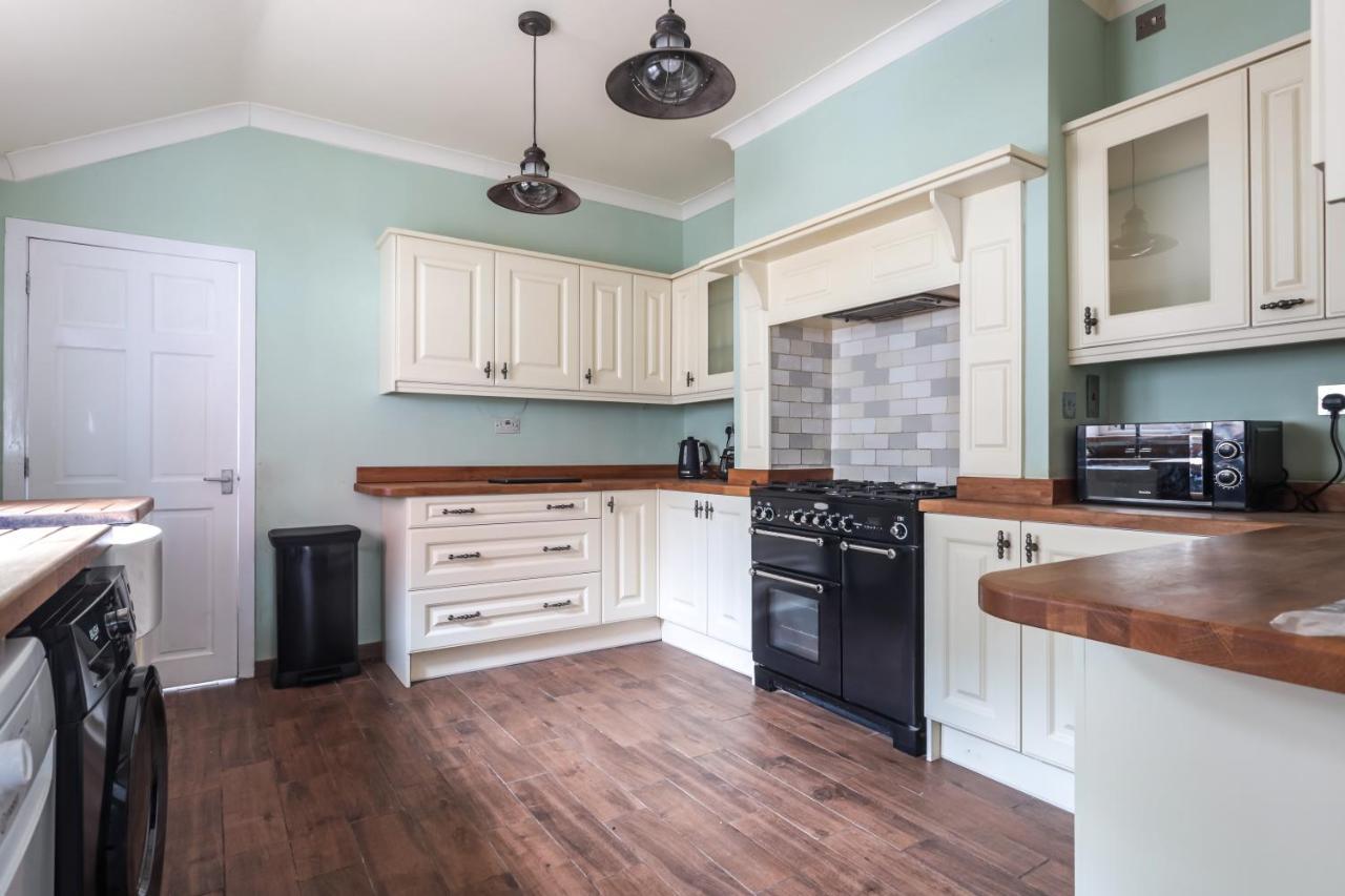 Spacious 4 Bed House In Birmingham, Suitable For Contractors Exterior photo